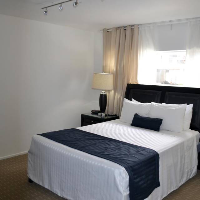 2 Bedroom Deluxe Suite